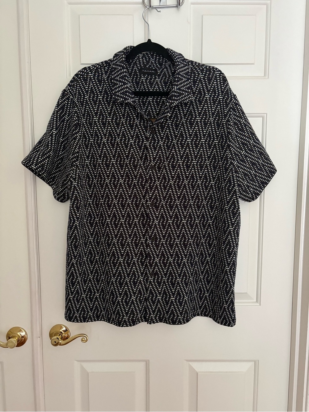 Tahari Textured Button Front Camp Shirt NWOT